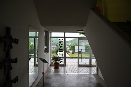 アートベース百島の玄関